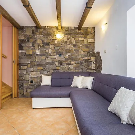Holiday home Cozy In With Wifi *